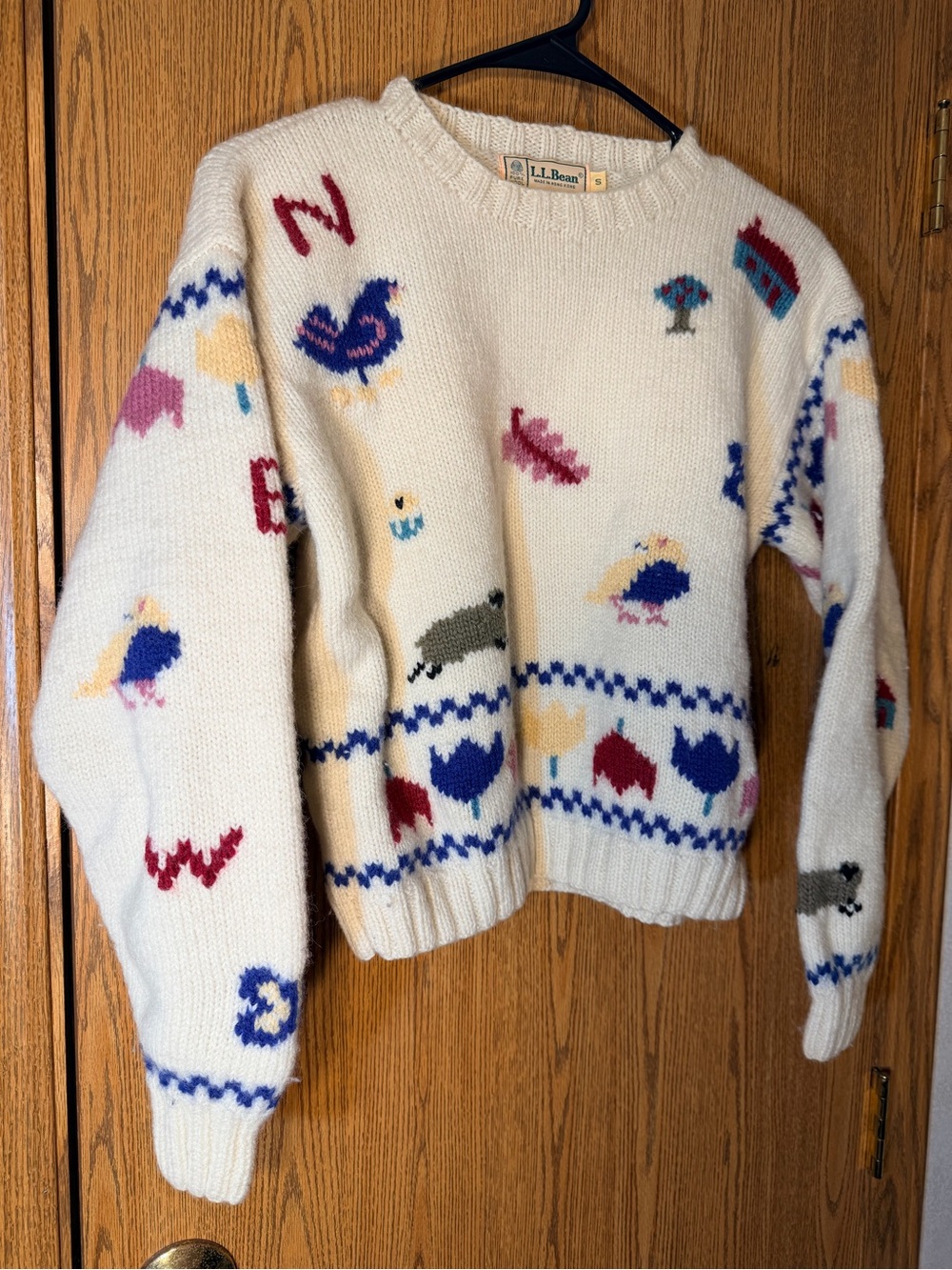 L.L. Bean Rare Vintage 1980s 100% Wool Farmhouse Motif Sweater - Picture 3 of 6